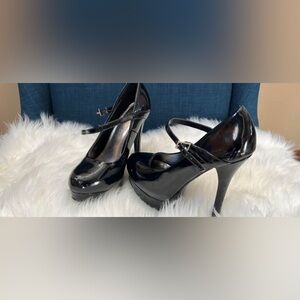 Chinese Laundry sz 6.5 5-6 inches high heels.